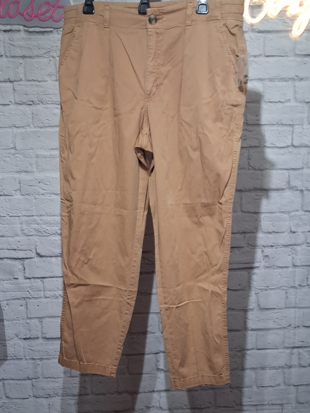 Sonoma Women's Tan Capris